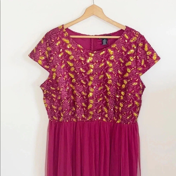 Candalite Plus Size Sequin gold Burgundy Formal Gown plus size size 2X - Picture 10 of 16